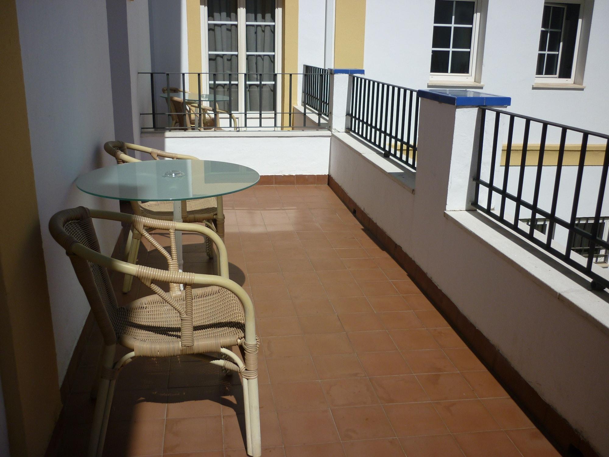 Hotel Macia Alfaros Cordoue Extérieur photo